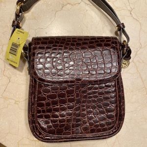 Brahmin dark brown textured bag with magnetic closure.